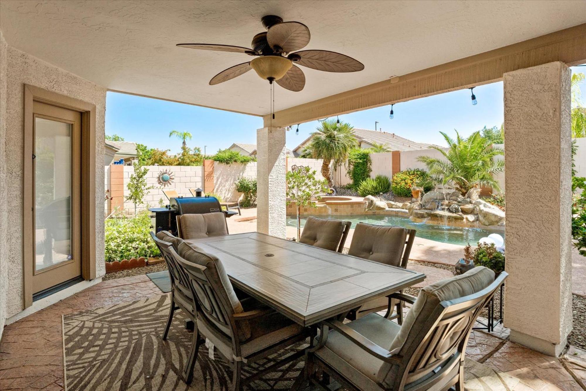 Cobblestone Corner Villa Gilbert Exterior photo